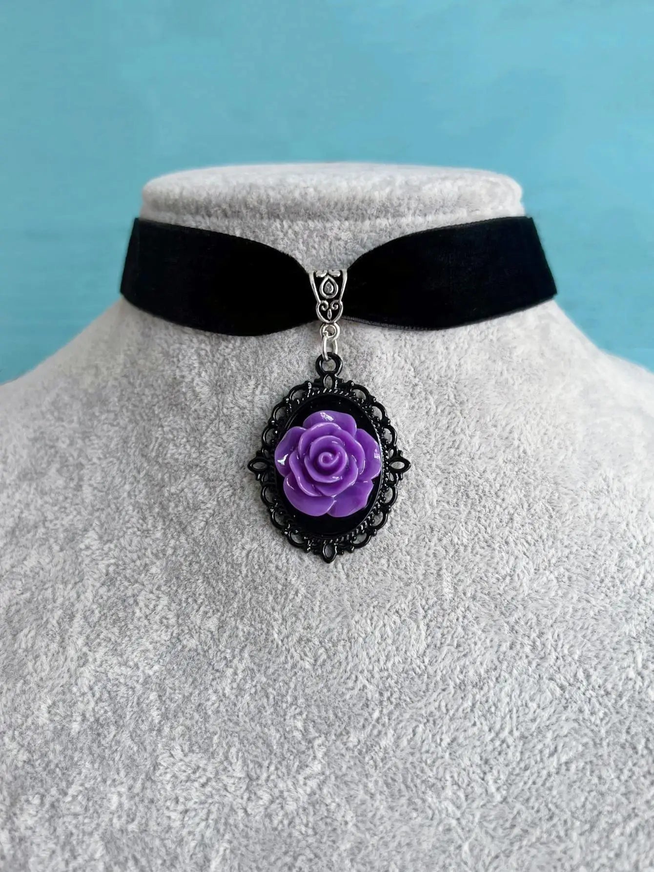 Gothic Rose Choker