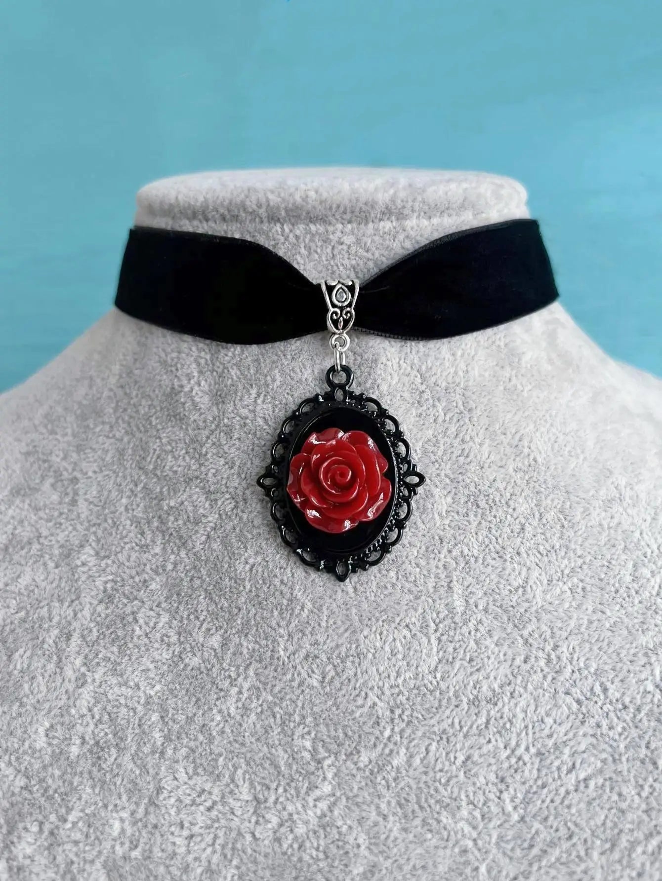 Gothic Rose Choker