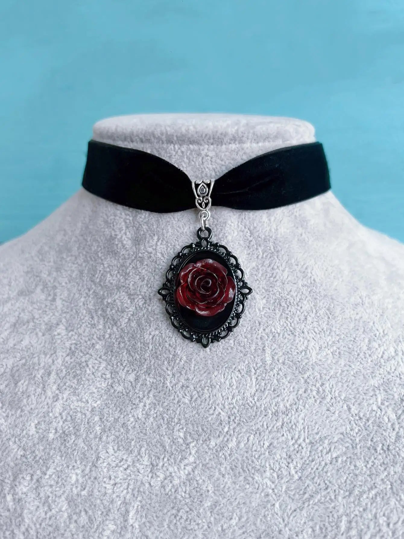 Gothic Rose Choker