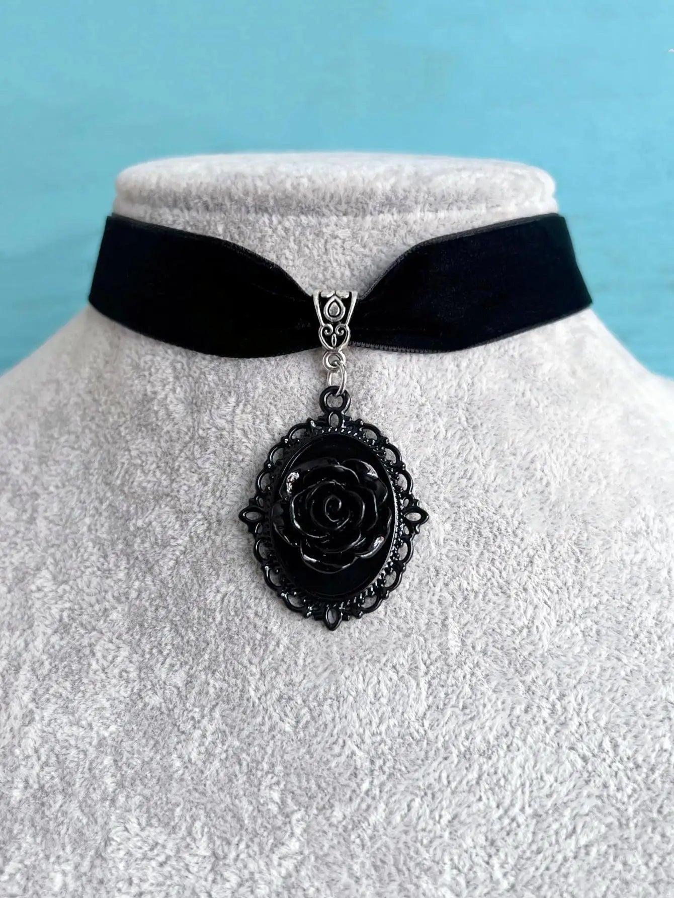Gothic Rose Choker